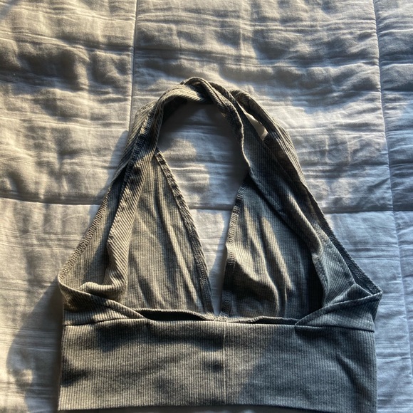 Halter crop top - Picture 2 of 3